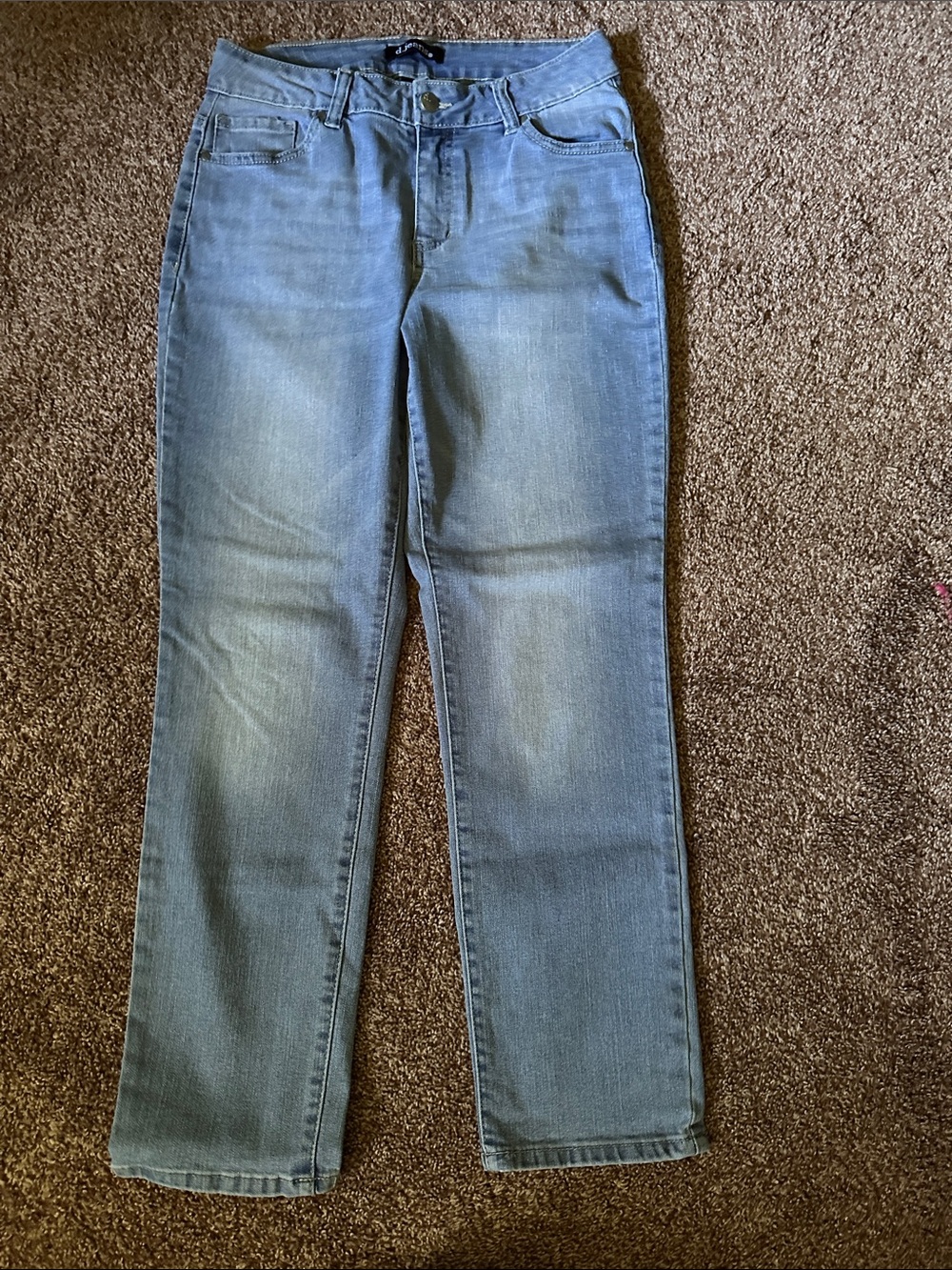 Women’s Classic Light Blue Straight-Leg Jeans - Size 4